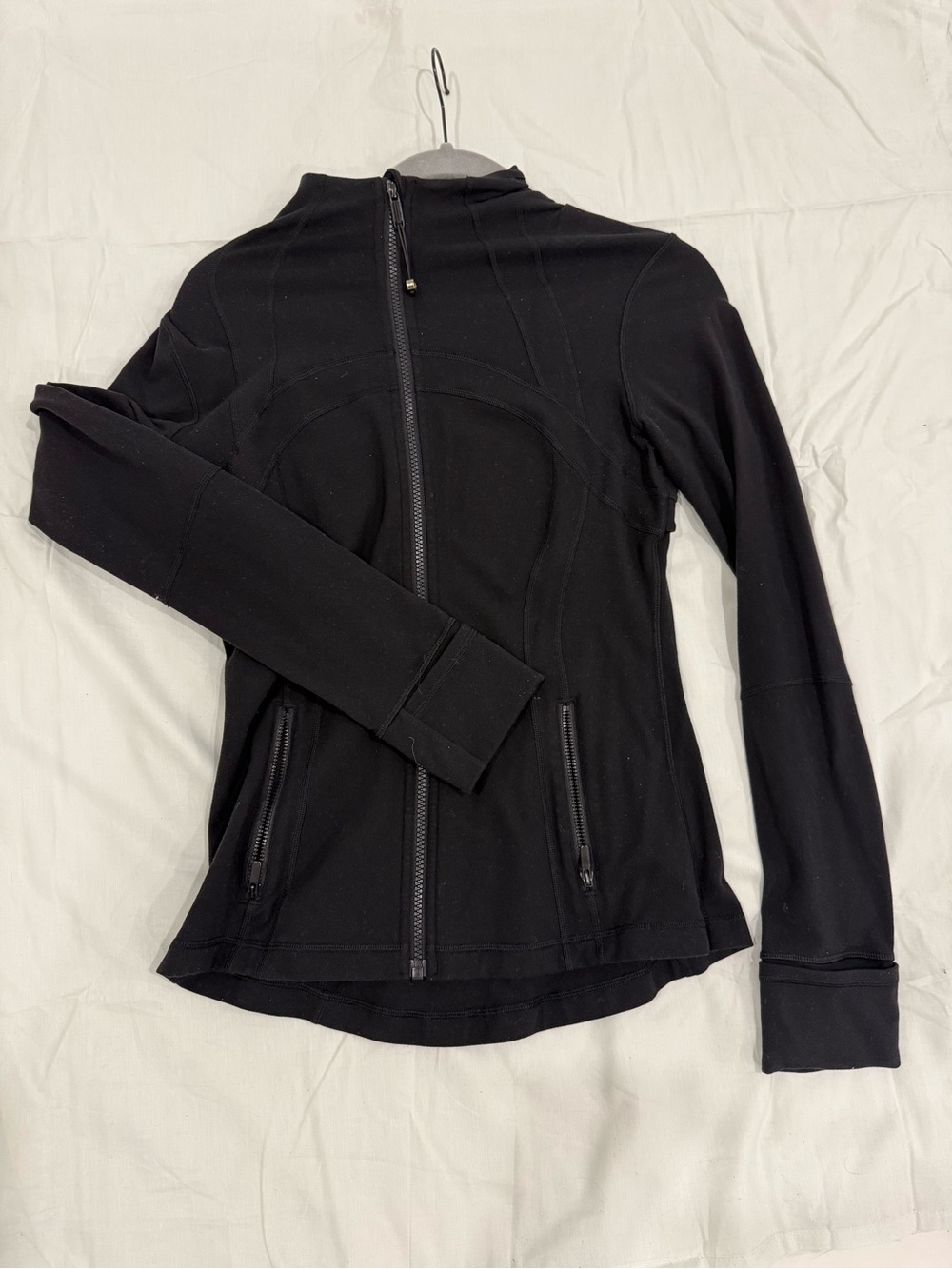 Lululemon women’s black Knit jacket size 6 full zip thumb holes Zipped pockets